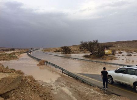 هطول أمطار وسيول وفياضات بالجنوب 